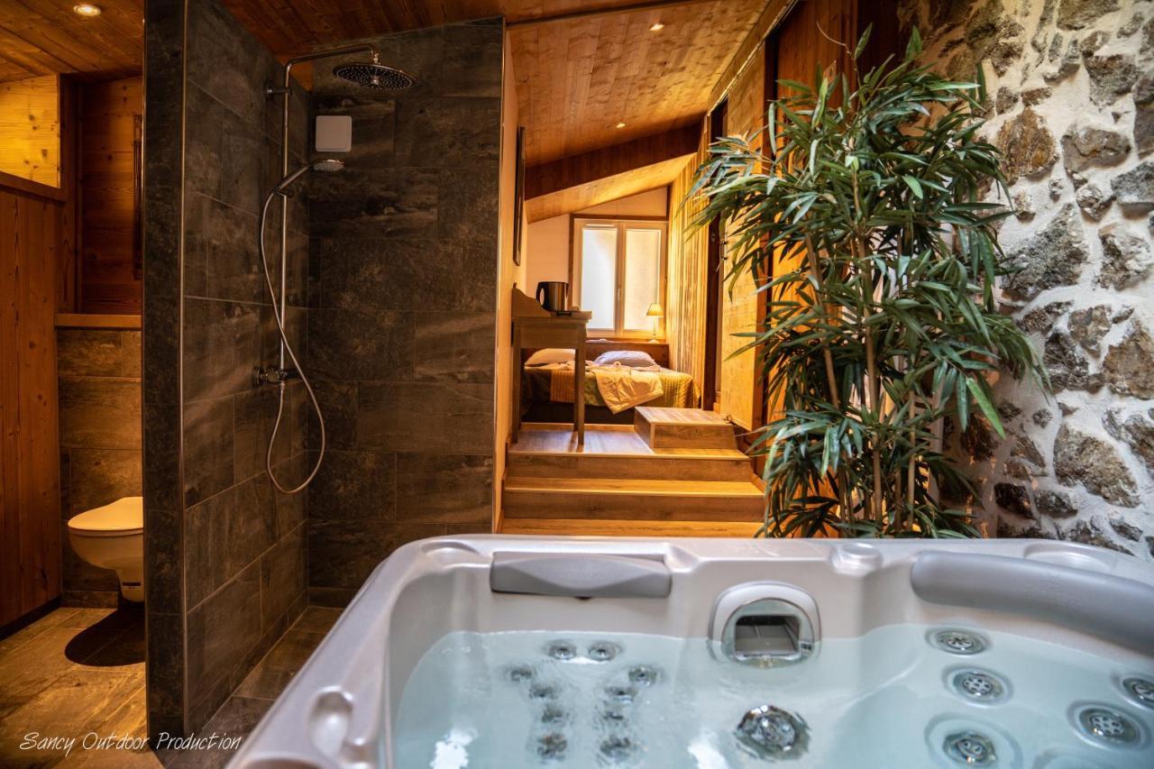 Le Rivalet Hotel Montaigut-le-Blanc  Buitenkant foto
