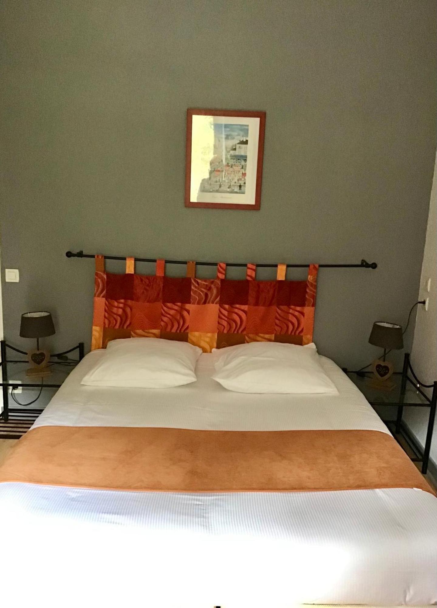 Le Rivalet Hotel Montaigut-le-Blanc  Buitenkant foto