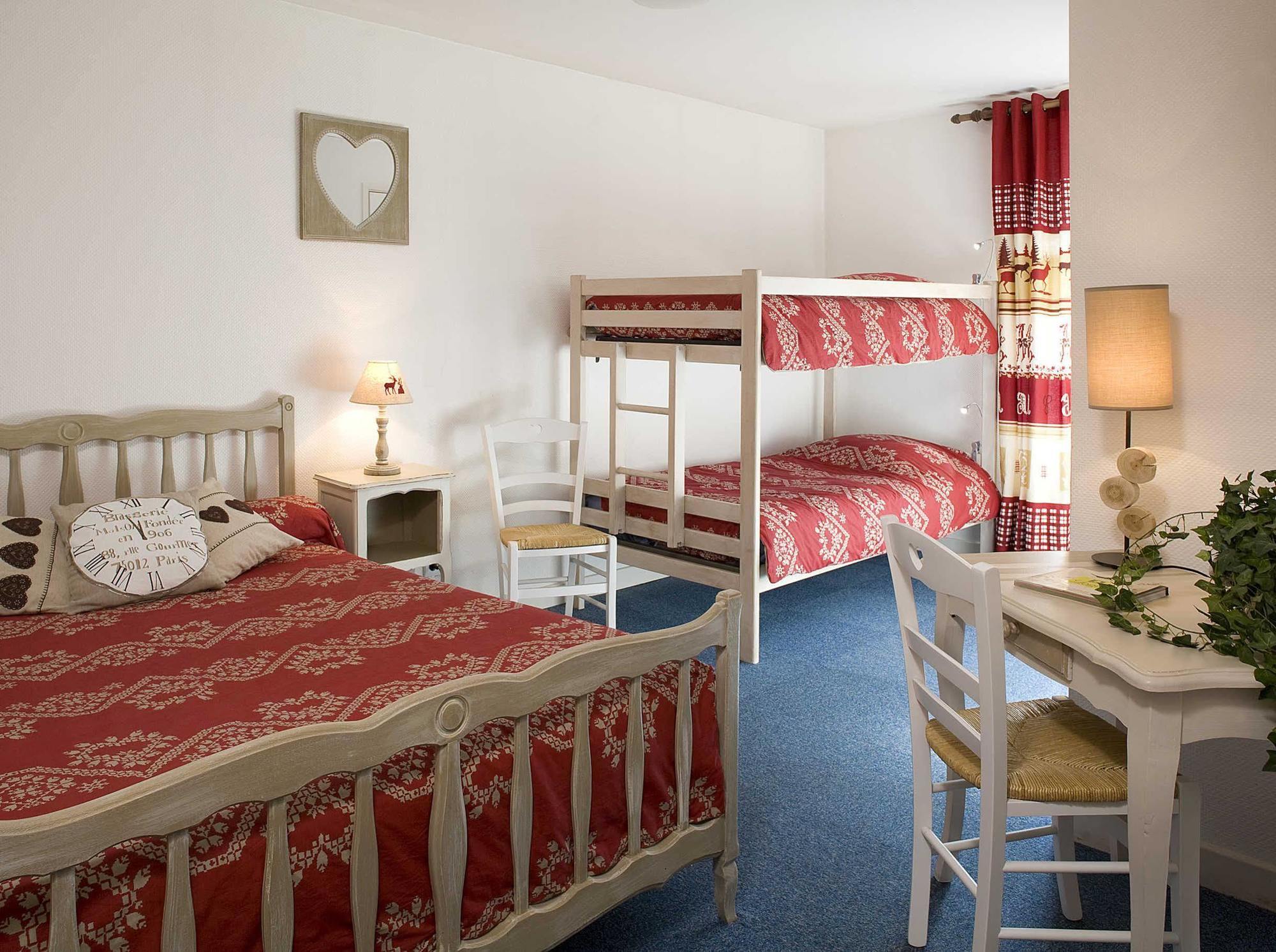 Le Rivalet Hotel Montaigut-le-Blanc  Buitenkant foto